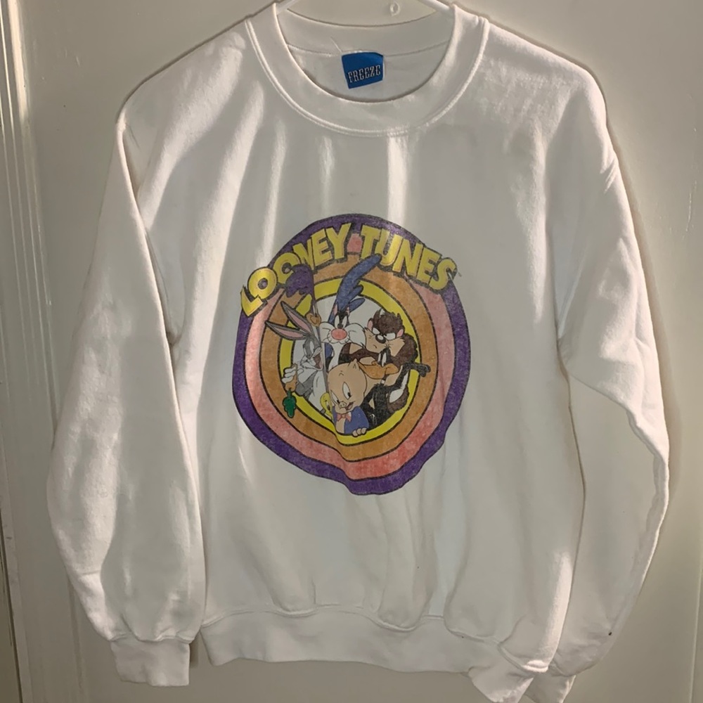 Medium Looney Tunes sweat shirt
